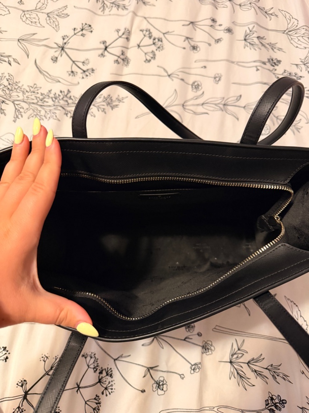 kate spade black leather structured tote with gold logo - Picture 4 of 4
